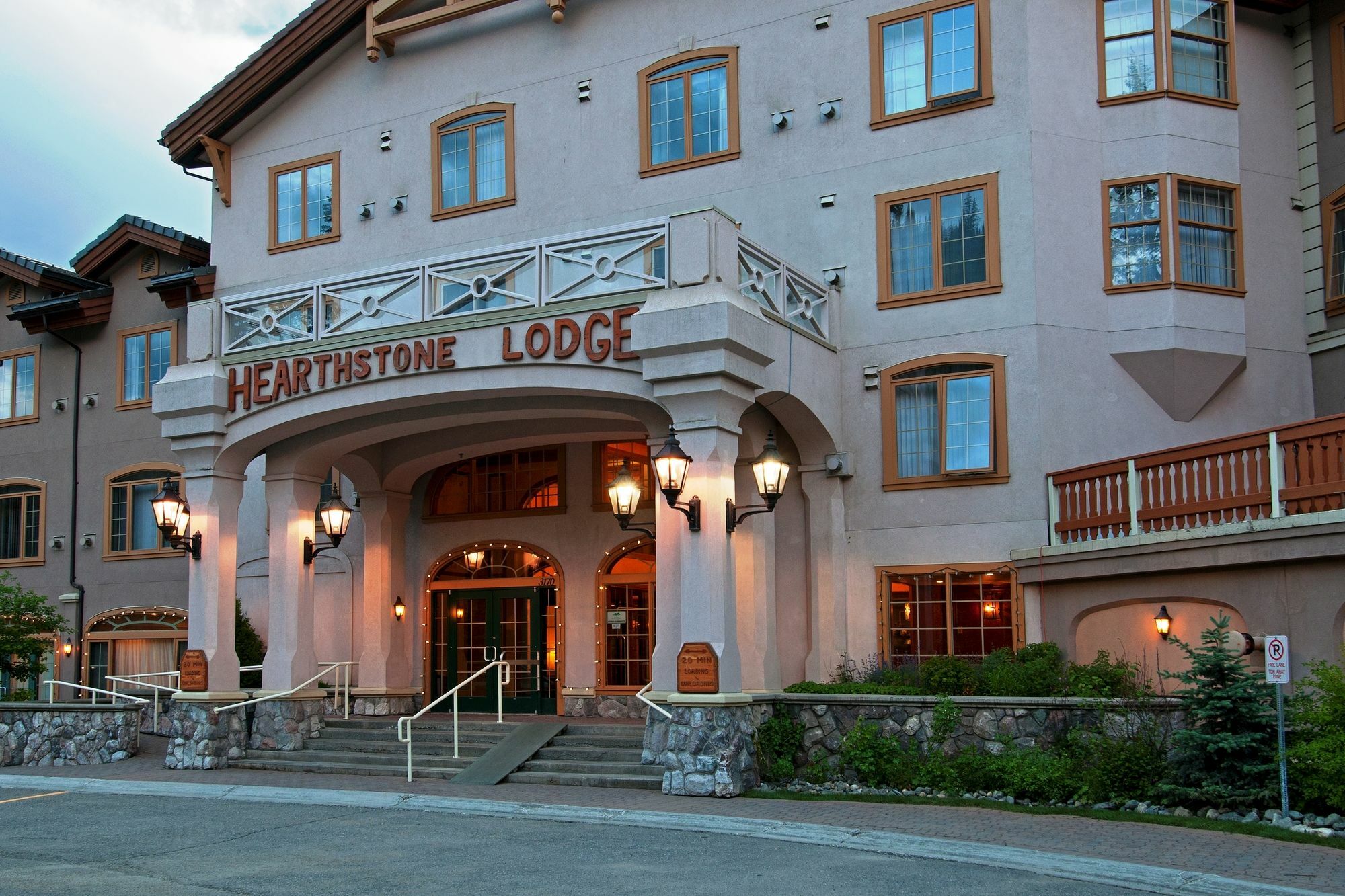 Hearthstone Lodge Sun Peaks Luaran gambar